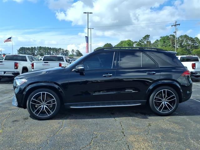 2021 Mercedes-Benz GLE GLE 580 in Black — front three-quarter view